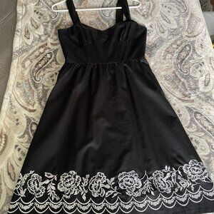 Ann Taylor Embroidered Black Dress 4P